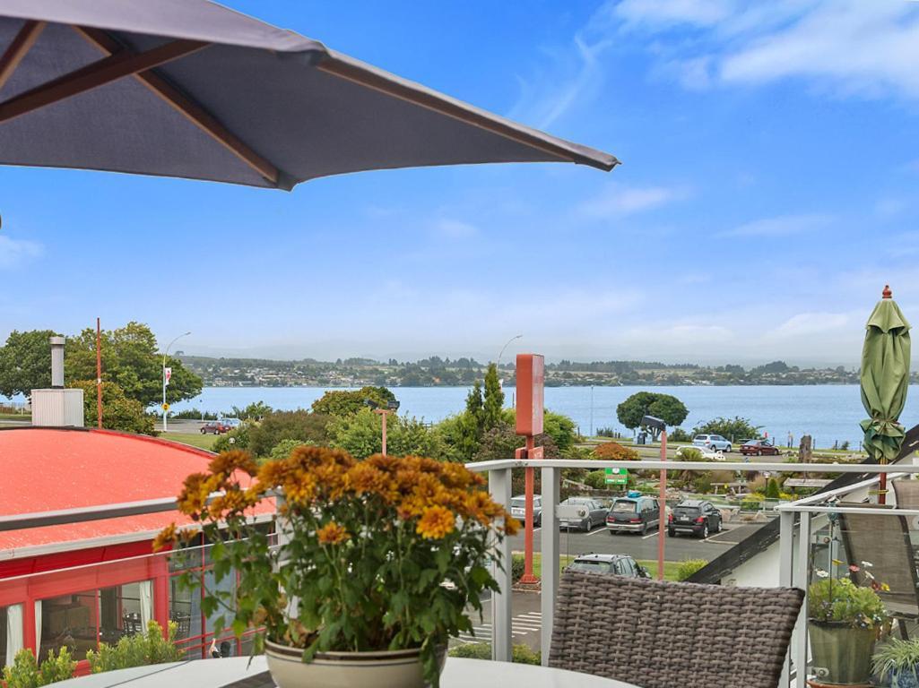 Relax On Roberts - Taupo Holiday Home Luaran gambar
