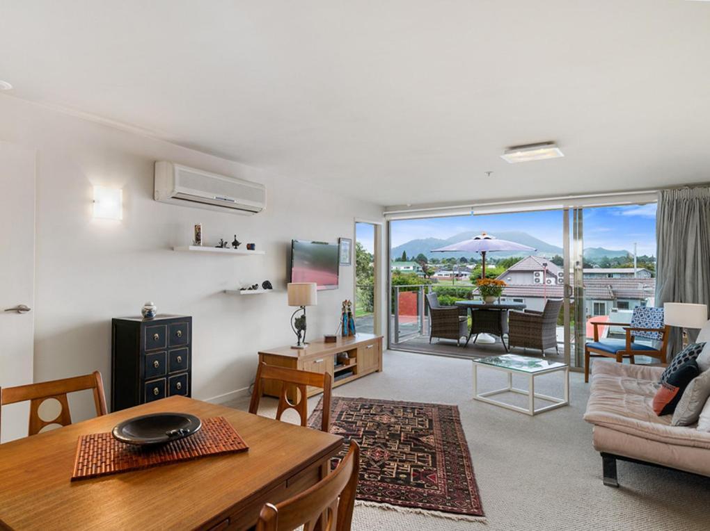 Relax On Roberts - Taupo Holiday Home Luaran gambar